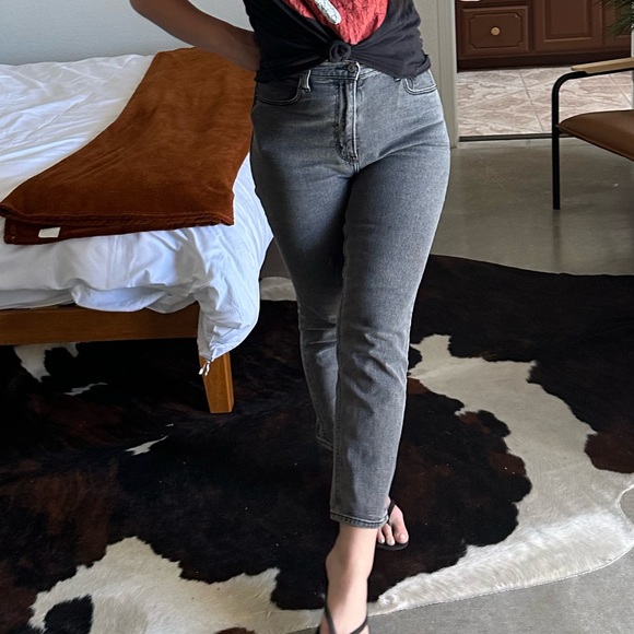 Abercrombie and Fitch Curve Love ultra high rise straight, ankle length jeans - Picture 3 of 4